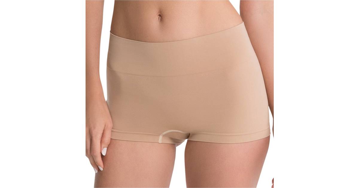 Spanx Everyday Shaping Panties Boyshort Nude • Se priser (1 butiker) »