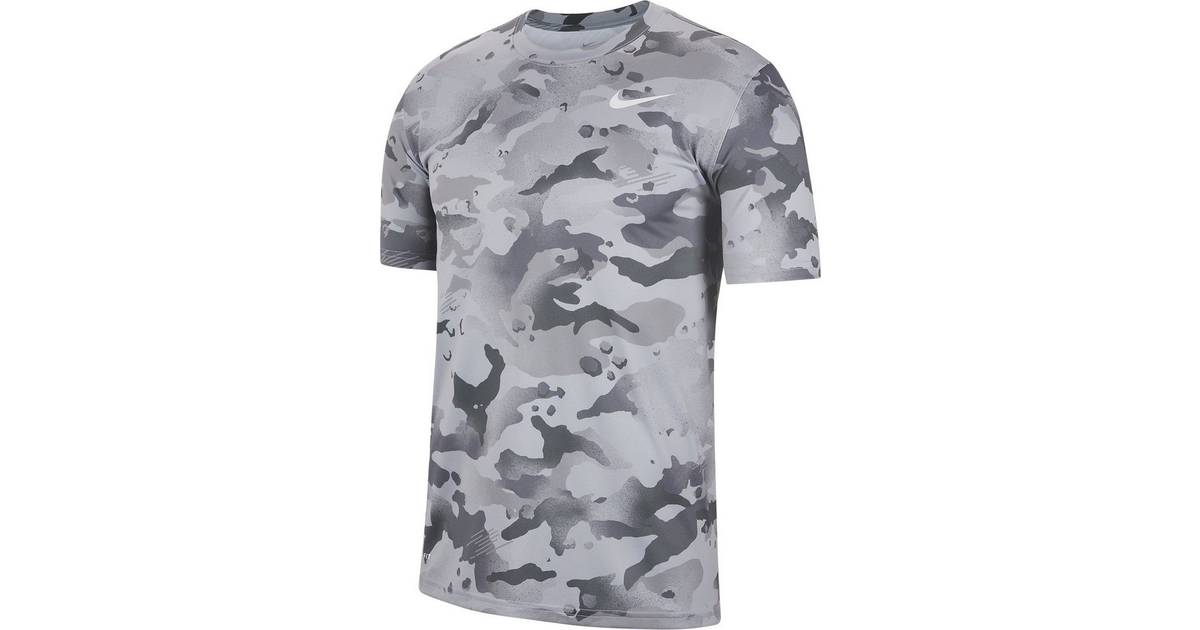 Nike Dri-FIT Camo Training T-Shirt Men - Grey • Se pris