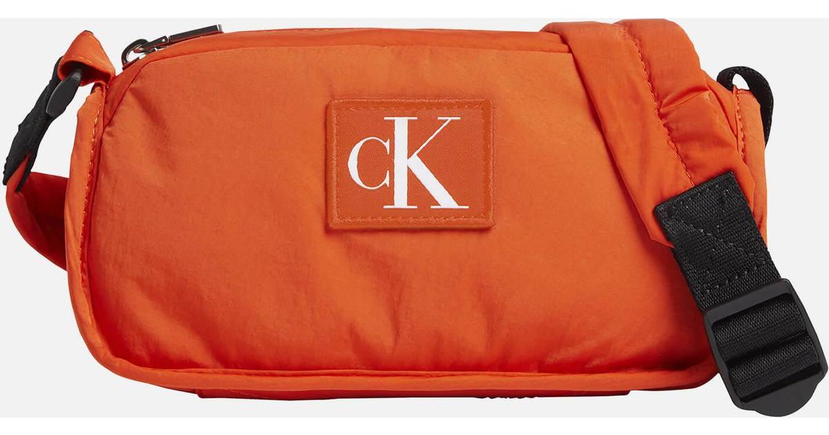 Calvin Klein Jeans City Nylon Camera Bag • Se pris »