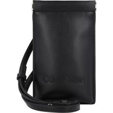 Fodral Calvin Klein Recycled Crossbody Phone Pouch BLACK One Size