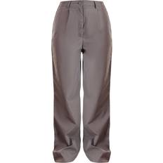 PrettyLittleThing Peach Skin Straight Leg Trousers - Charcoal