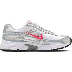 Nike 36 - Dam - Terräng Löparskor Nike Initiator W - White/Metallic Silver/Mist Blue/Cherry