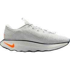 Nike Promenadskor Nike Motiva M - Sail/Platinum Tint/Light Iron Ore
