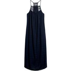14 - Blommiga - Långa klänningar Superdry Lace Halter Beach Maxi Dress, Eclipse Navy